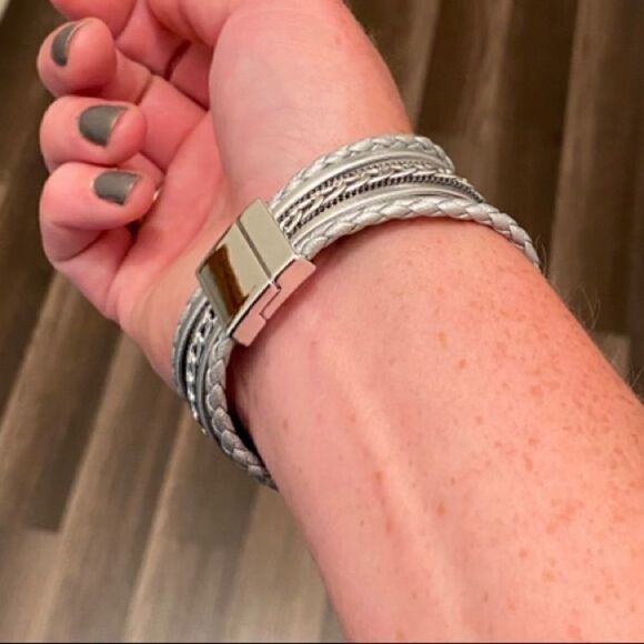 Grey Braided Leather Chain Buckle Bracelet - Picture 4 of 6